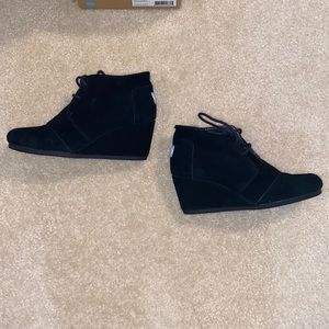 Toms Desert Wedge boots black suede size 7